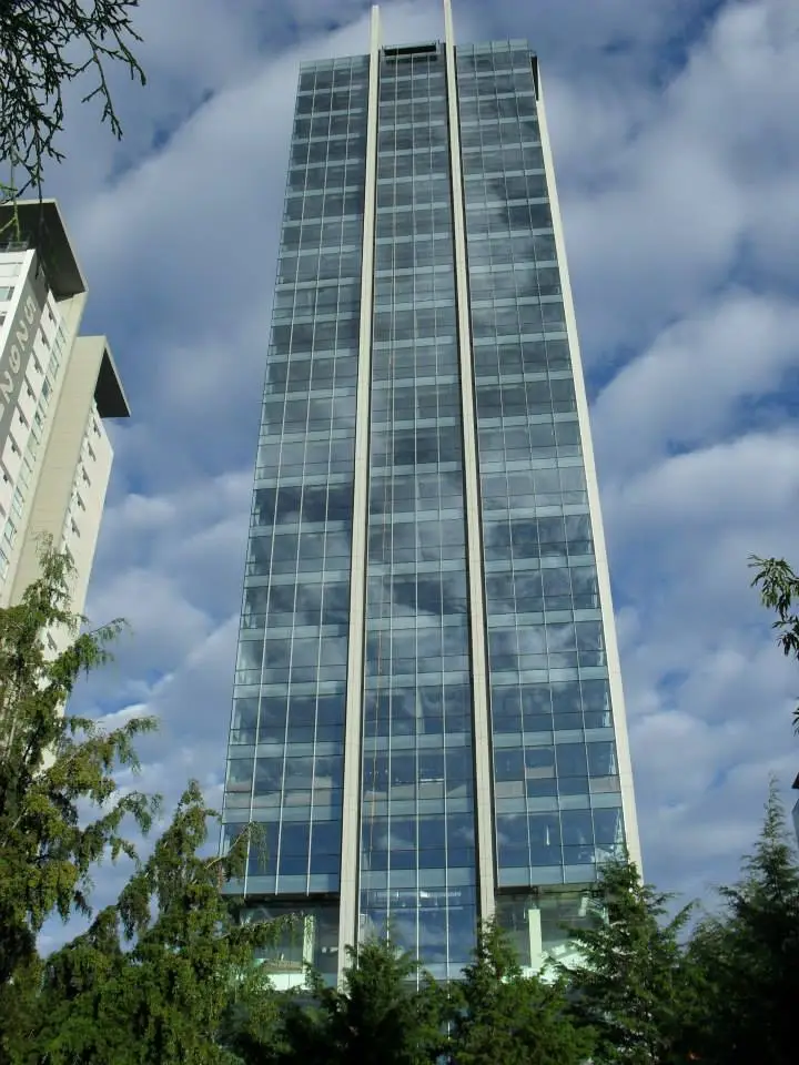 Equipo gestionando un condominio